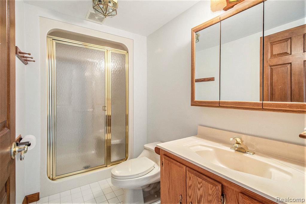 4592 GLEN EAGLES Drive, Brighton, MI 48116 — Photo 33