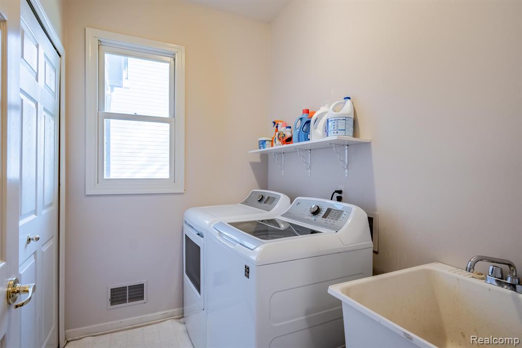 7059 YARMOUTH Drive, West Bloomfield, MI — Photo 22