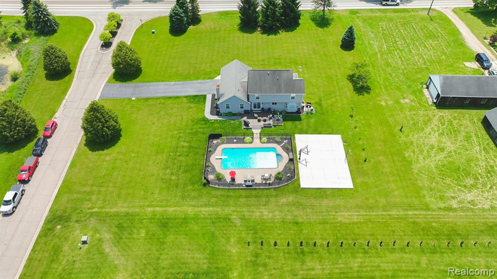 5015 LINDEMERE Drive, Fowlerville, MI 48836 — Photo 56