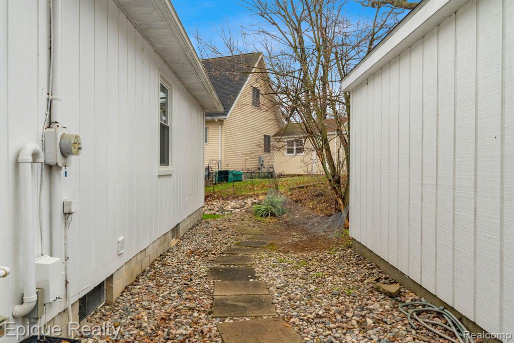 1962 INDIANWOOD Trail, West Branch, MI 48661 — Photo 56