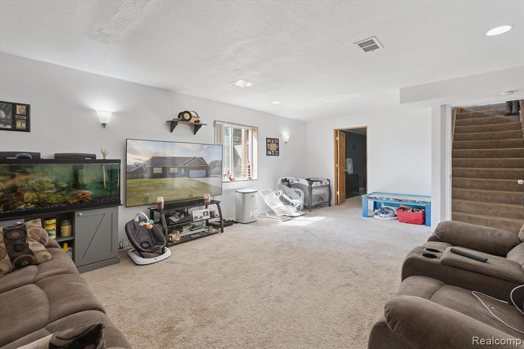 725 Alexander Lane, Vassar, MI 48768 — Photo 24