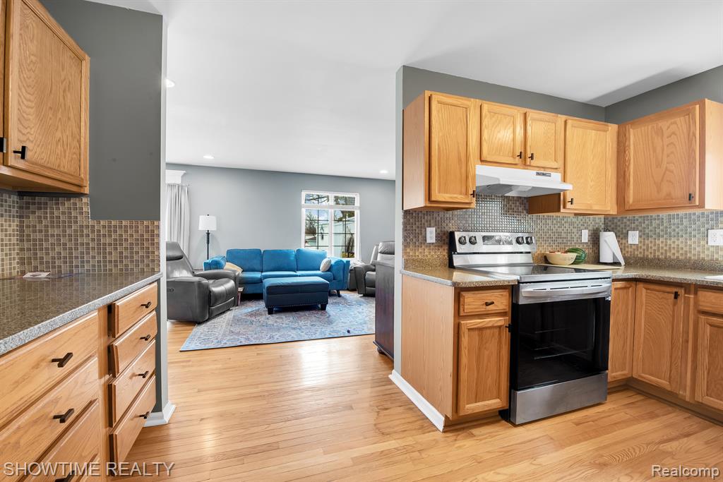 97 AVERY Street, Mount Clemens, MI 48043 — Photo 13