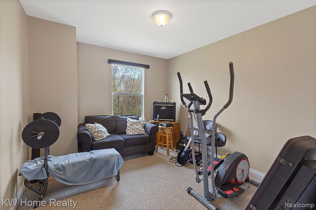 28642 OAKMONTE Circle W, New Hudson, MI 48165 — Photo 29