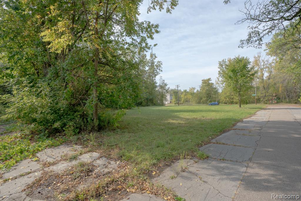 2641 W Forest Avenue - Photo 2