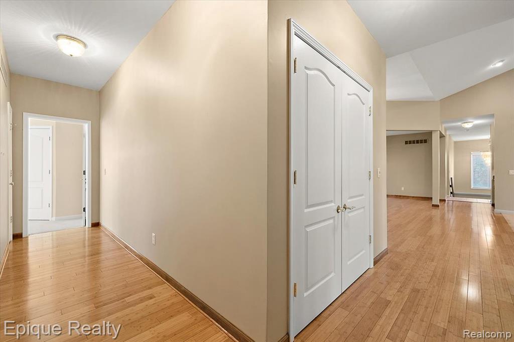 374 Oakbridge Drive, Oakland, MI 48306 — Photo 49