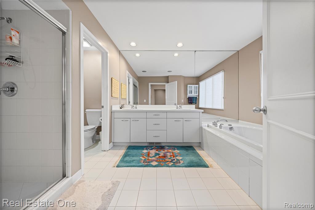 5087 Village Place Court, West Bloomfield, MI — Photo 29