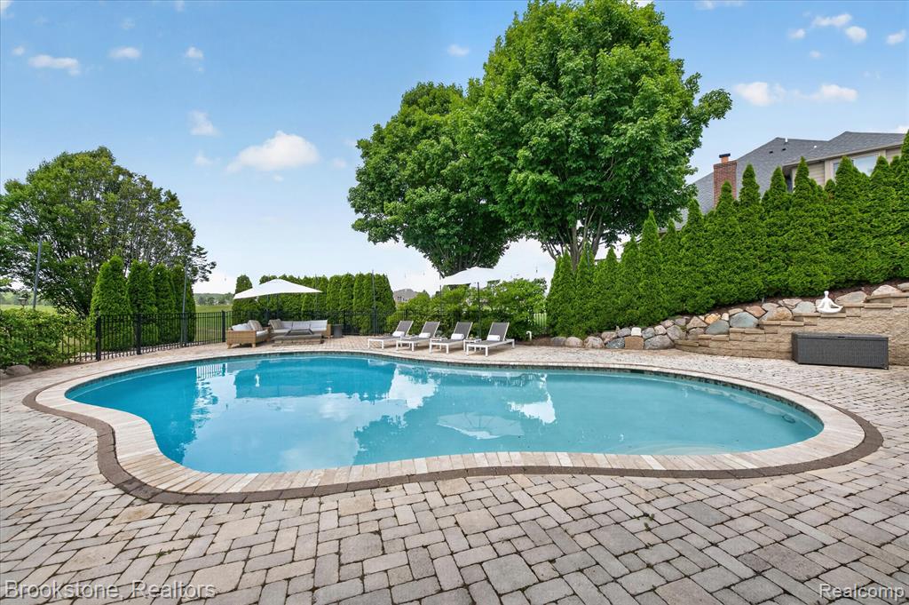 1270 Gleneagles, Highland, MI — Photo 41