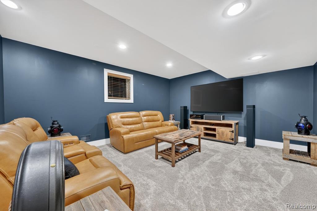 4176 Oak Tree Circle, Rochester, MI 48306 — Photo 29