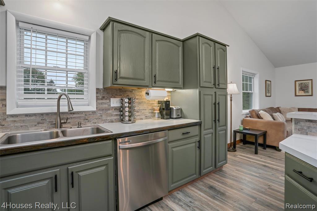 4087 Silver Valley Drive, Lake Orion, MI — Photo 17