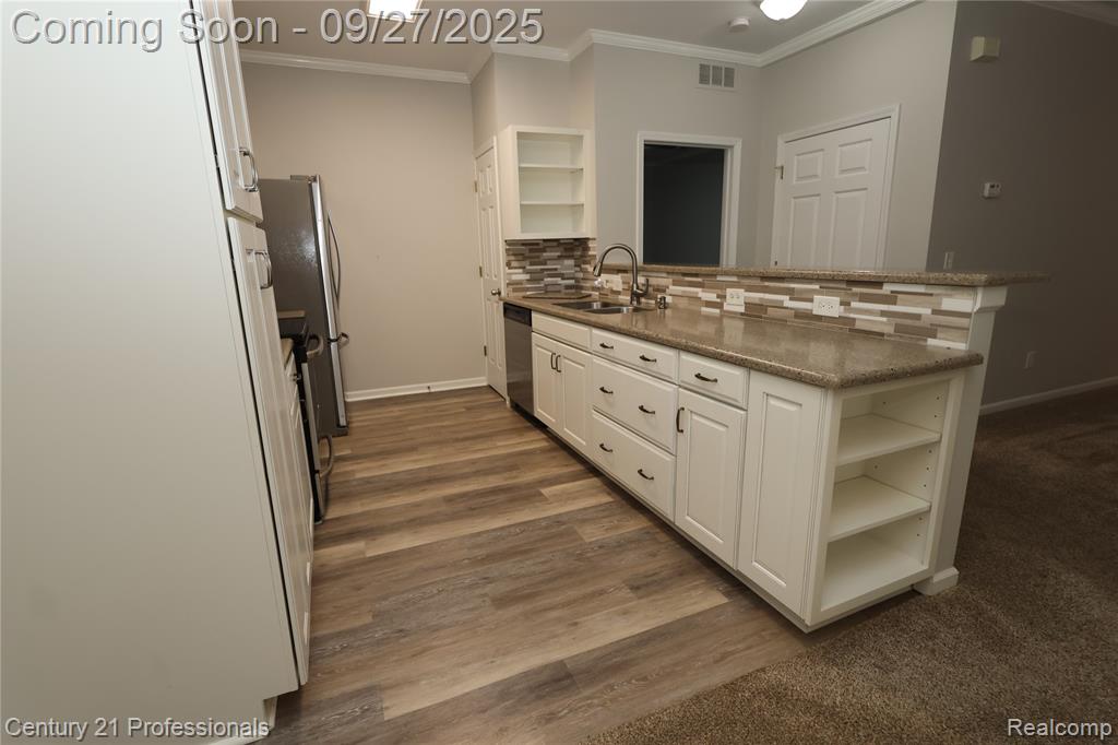 790 Olde English Circle, Howell, MI 48855 — Photo 8