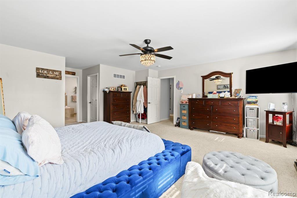 469 RIDGEWOOD Drive S, Ortonville, MI 48462 — Photo 28