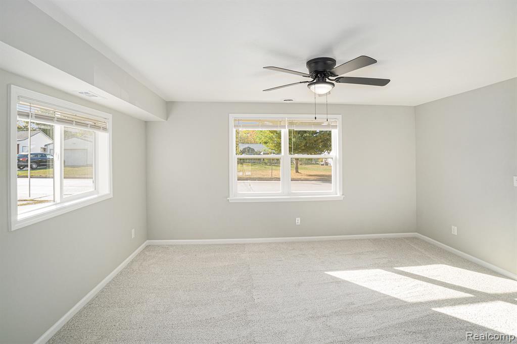 105 S Comstock Street, Corunna, MI 48817 — Photo 14