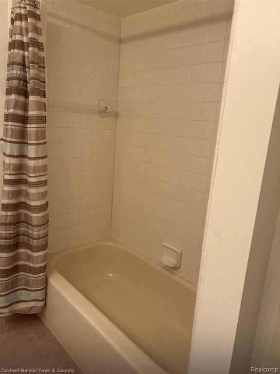 6689 Ridgefield Circle, 201, West Bloomfield, MI — Photo 28