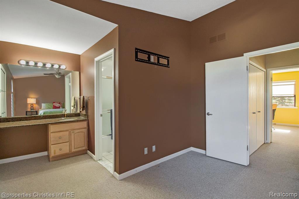 5762 DRAKE HOLLOW Drive W, West Bloomfield, MI — Photo 16