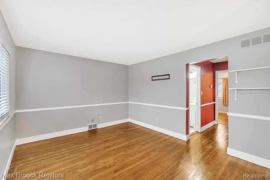 978 PANORAMA Drive, Milford, MI 48381 — Photo 18