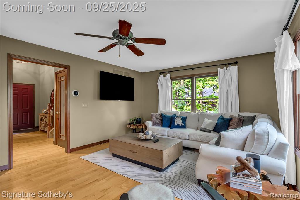 5226 Forest Valley Drive, Clarkston, MI 48348 — Photo 8