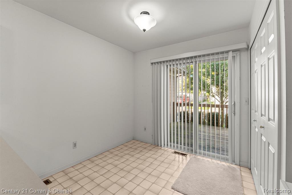 9412 Westwind Drive, Livonia, MI 48150 — Photo 10