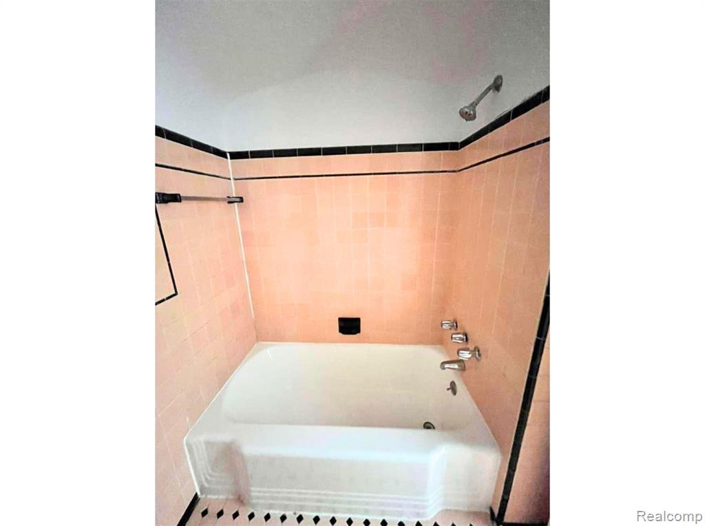 15211 Fairmount Drive, Detroit, MI 48205 — Photo 14