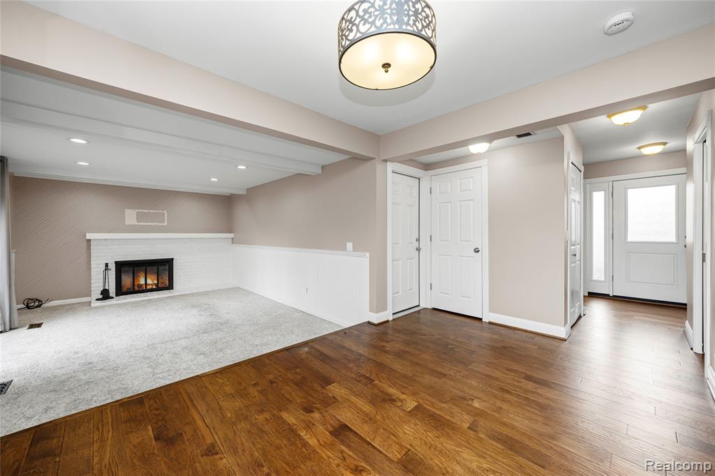 864 Dressler Lane, Rochester Hills, MI 48307 — Photo 15