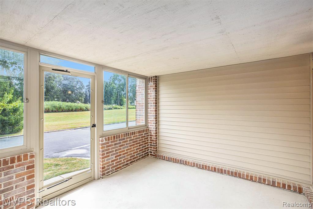 42640 Park Cresent Drive, Sterling Heights, MI 48313 — Photo 23