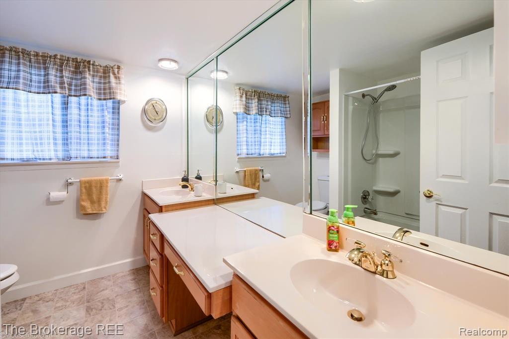 527 Amesbury Drive, Davison, MI 48423 — Photo 23
