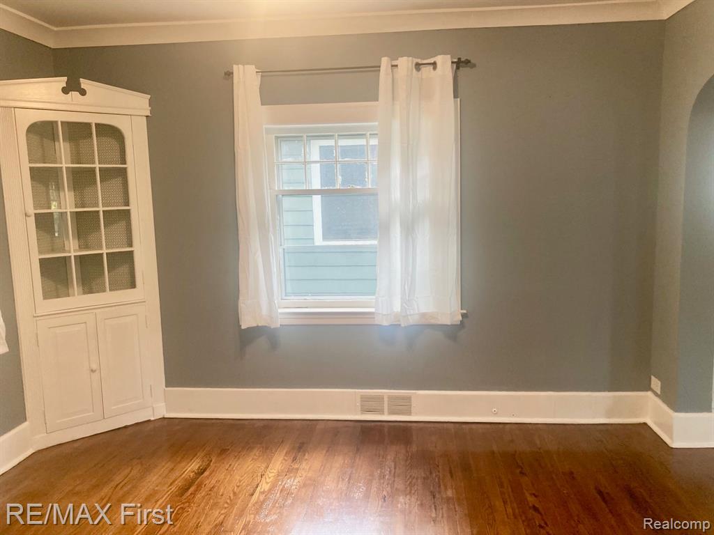 429 E KENILWORTH Avenue, Royal Oak, MI 48067 — Photo 8