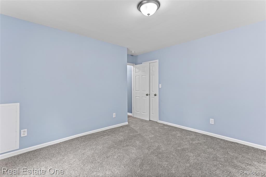 2509 Golden Shores Drive, Fenton, MI 48430 — Photo 16