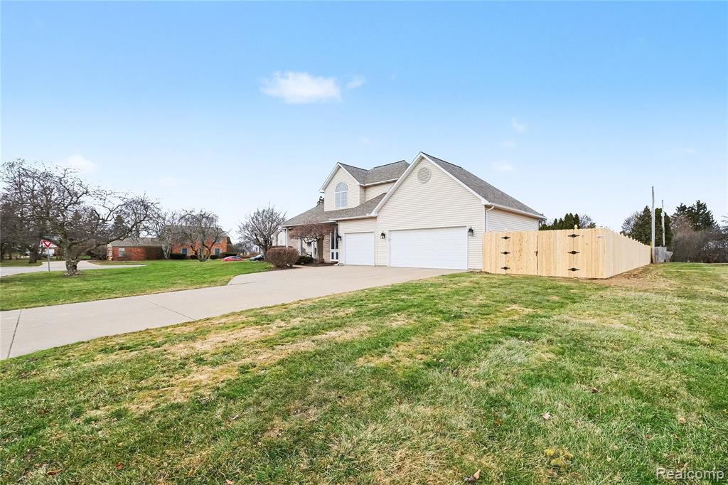 5143 Territorial Road, Grand Blanc, MI 48439 — Photo 24