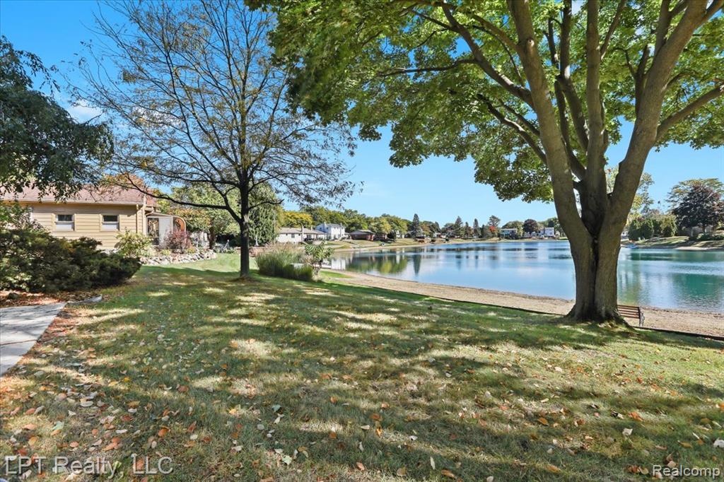 6378 Emerald Lake Drive, Troy, MI 48085 — Photo 43
