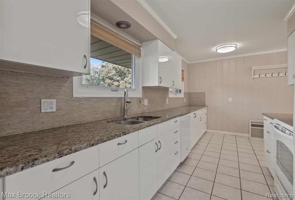 5312 Cambourne Place, West Bloomfield, MI — Photo 2