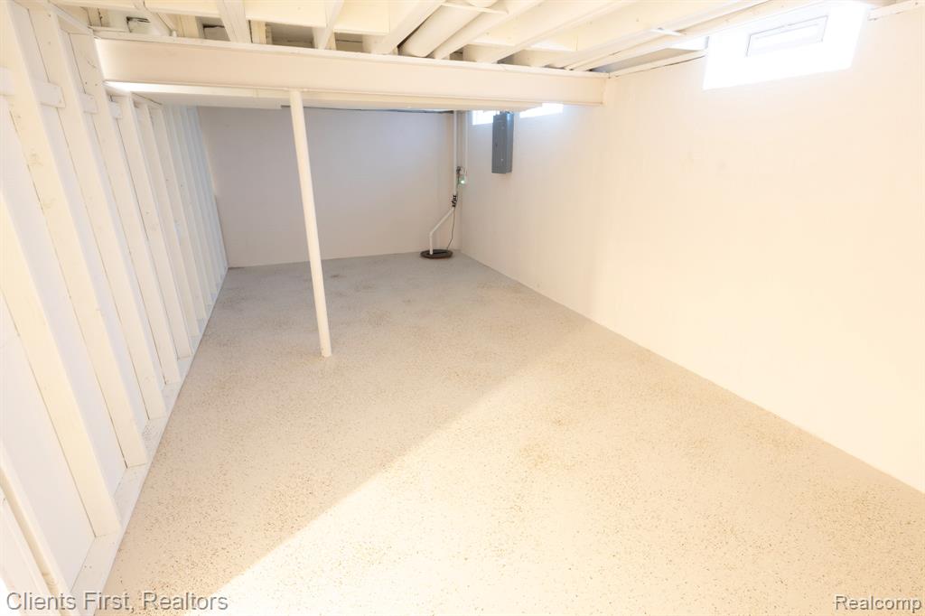 584 Worthington Road, Canton, MI 48188 — Photo 25