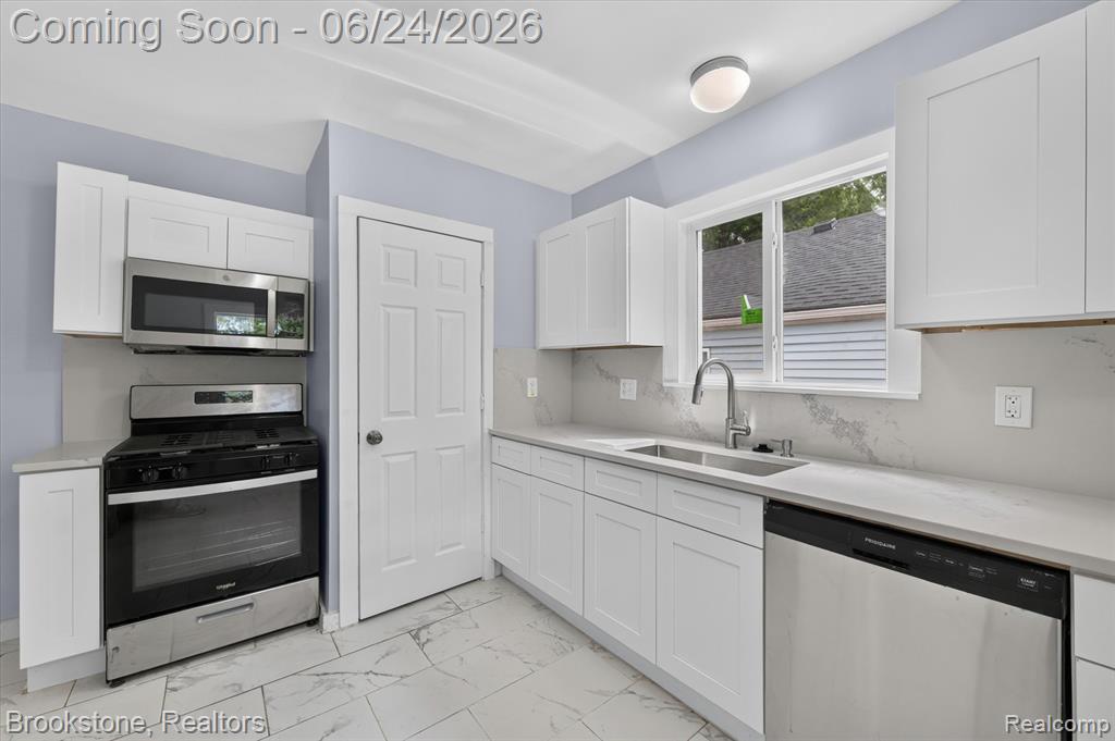 7203 Orchard Avenue, Warren, MI 48091 — Photo 15