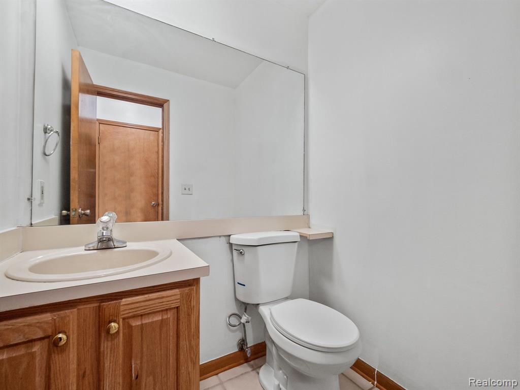5079 W POND Circle, West Bloomfield, MI 48323 — Photo 19