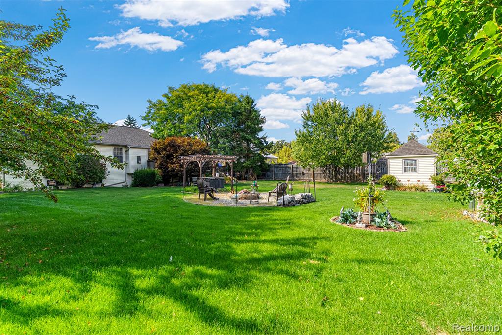 4429 W Edge Way Street, Grand Blanc, MI 48439 — Photo 30
