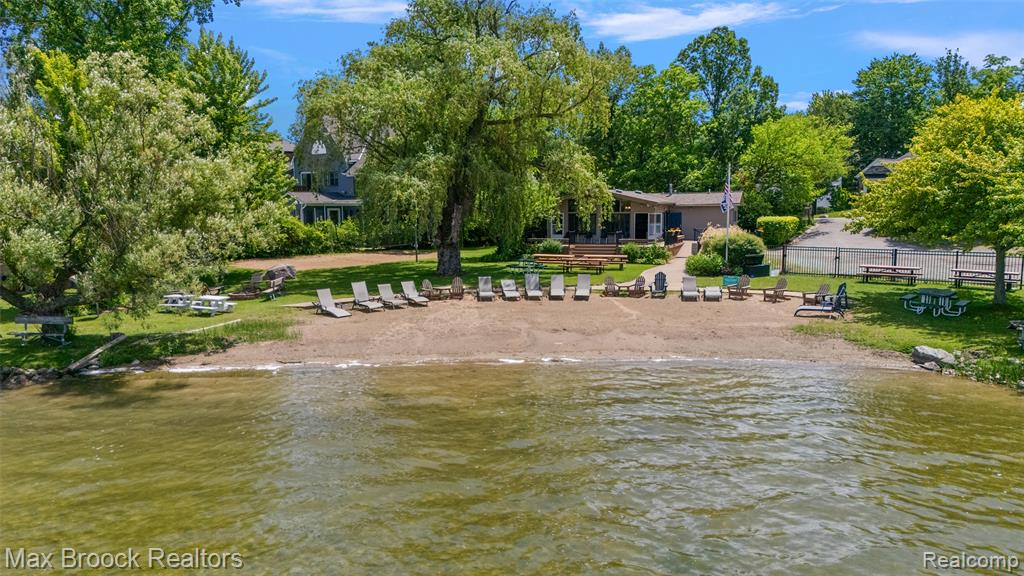 5348 Sunnycrest Drive, West Bloomfield, MI 48323 — Photo 37