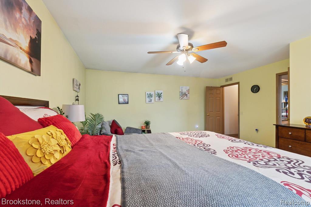 465 THORNRIDGE Drive, Rochester Hills, MI 48307 — Photo 29