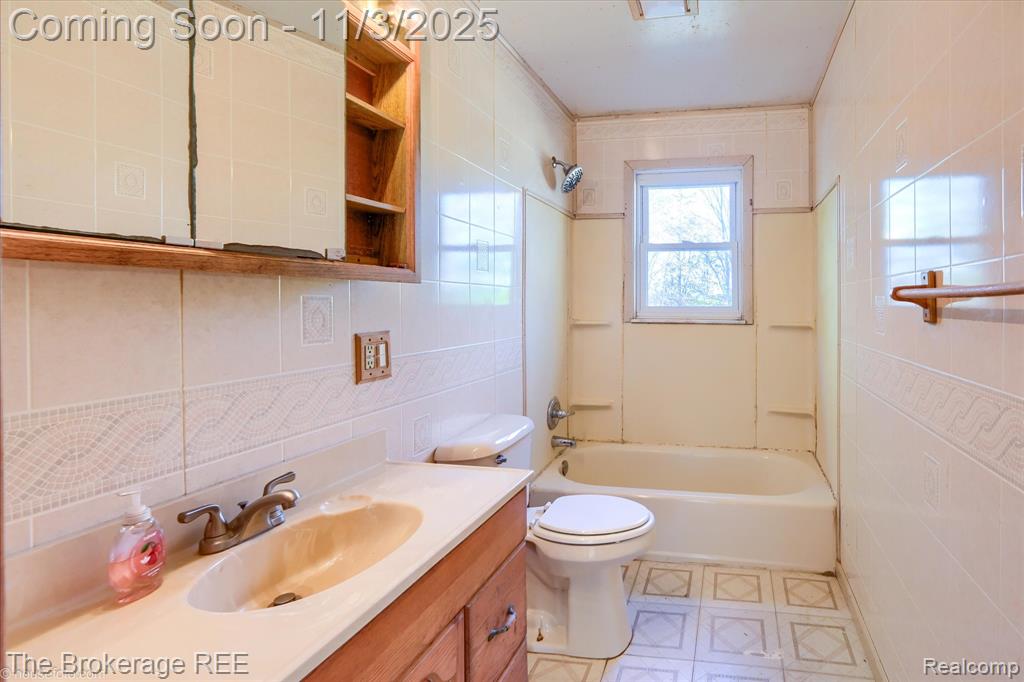 9298 Hilda Lane, Flushing, MI 48433 — Photo 25