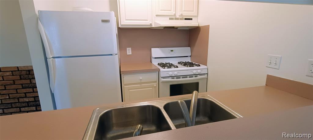 6907 Harvard Lane Lane, Canton, MI 48187 — Photo 5