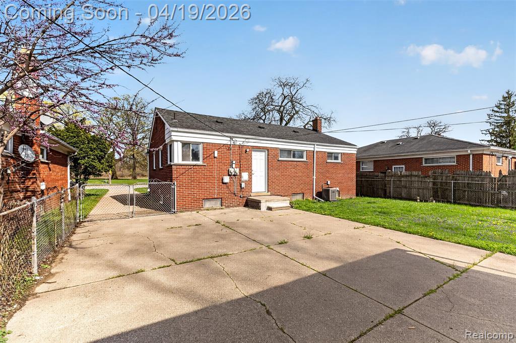9075 W Parkway Street, Detroit, MI 48239 — Photo 39