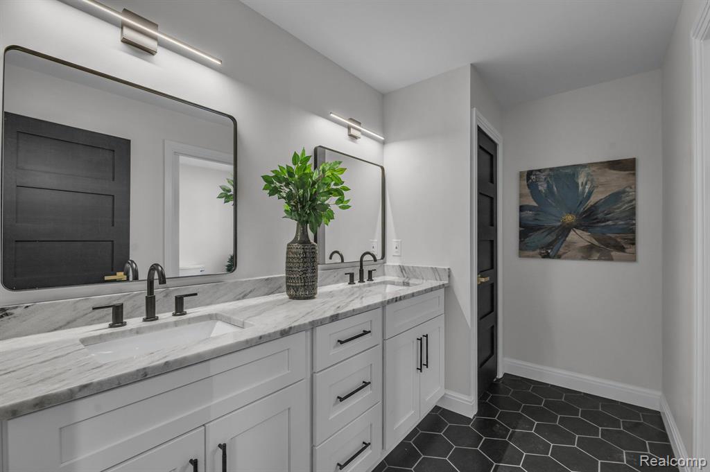 517 Catalpa Drive, Royal Oak, MI 48067 — Photo 28