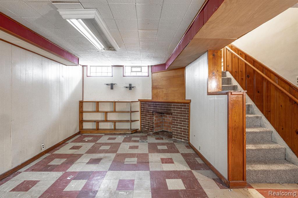 6585 Dolphin Street, Dearborn Heights, MI 48127 — Photo 33