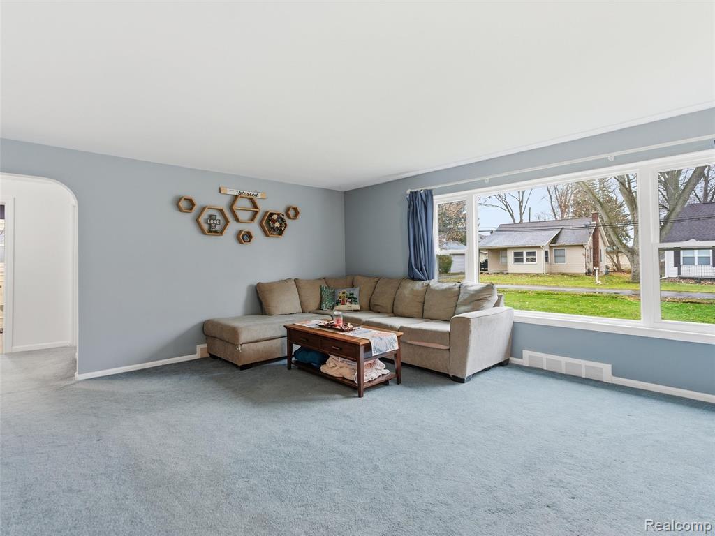 550 Johnson Street, Almont, MI 48003 — Photo 5