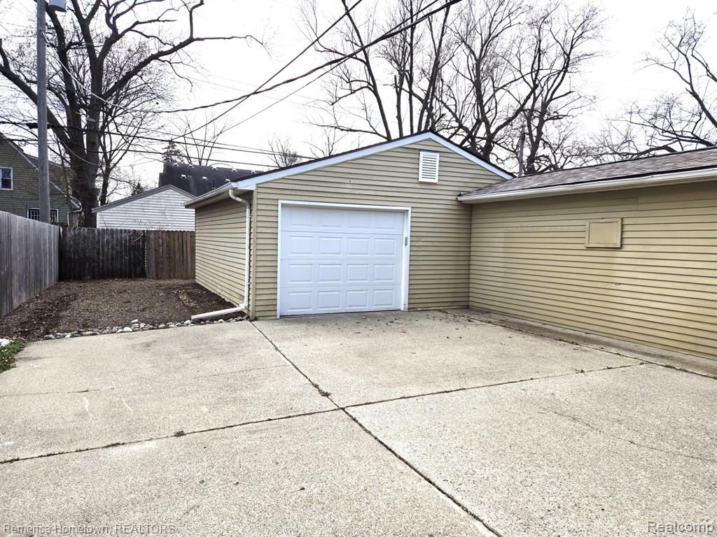 571 W Saratoga Street, Ferndale, MI 48220 — Photo 30