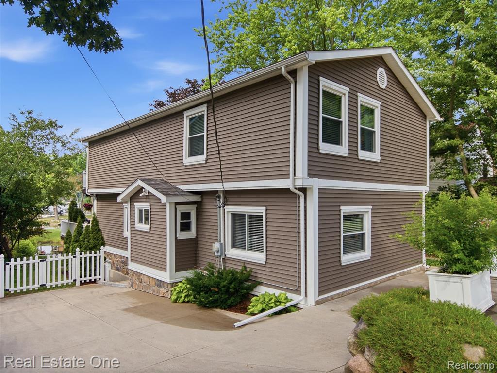 4011 Lotus Drive, Waterford, MI 48329 — Photo 27