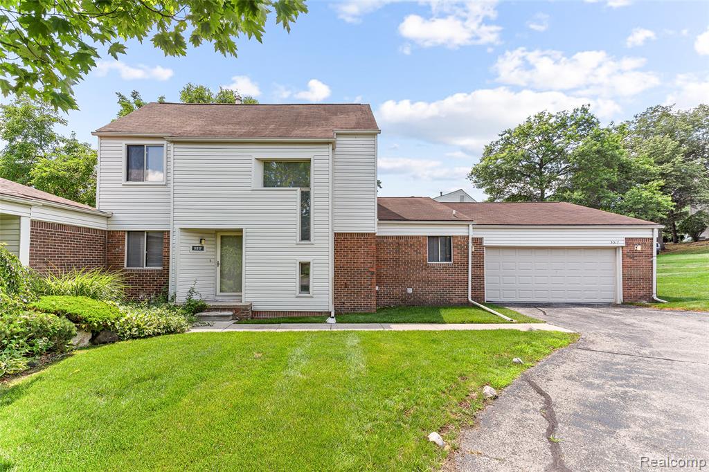 5317 Fairway Lane, West Bloomfield, MI 48323 — front exterior