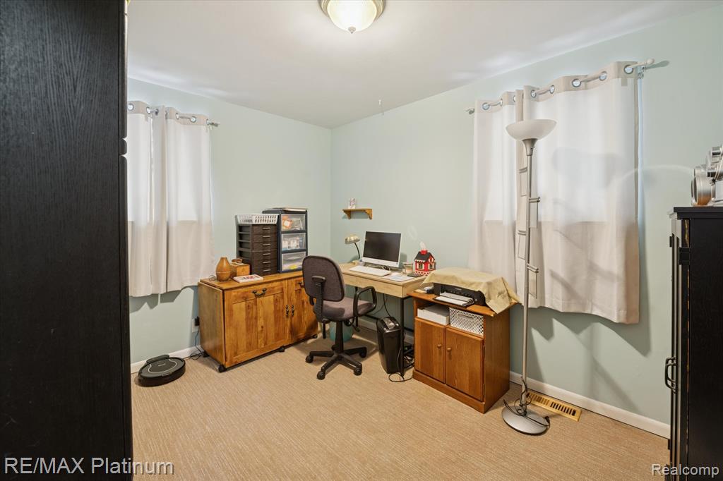 707 Briarwood Lane, Fenton, MI 48430 — Photo 14