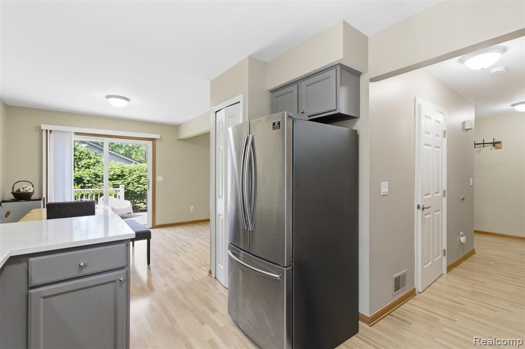 6790 Edwood Avenue, West Bloomfield, MI 48324 — Photo 16