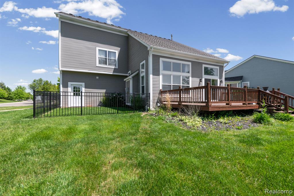 840 Cross Circle, Oxford, MI 48371 — Photo 10