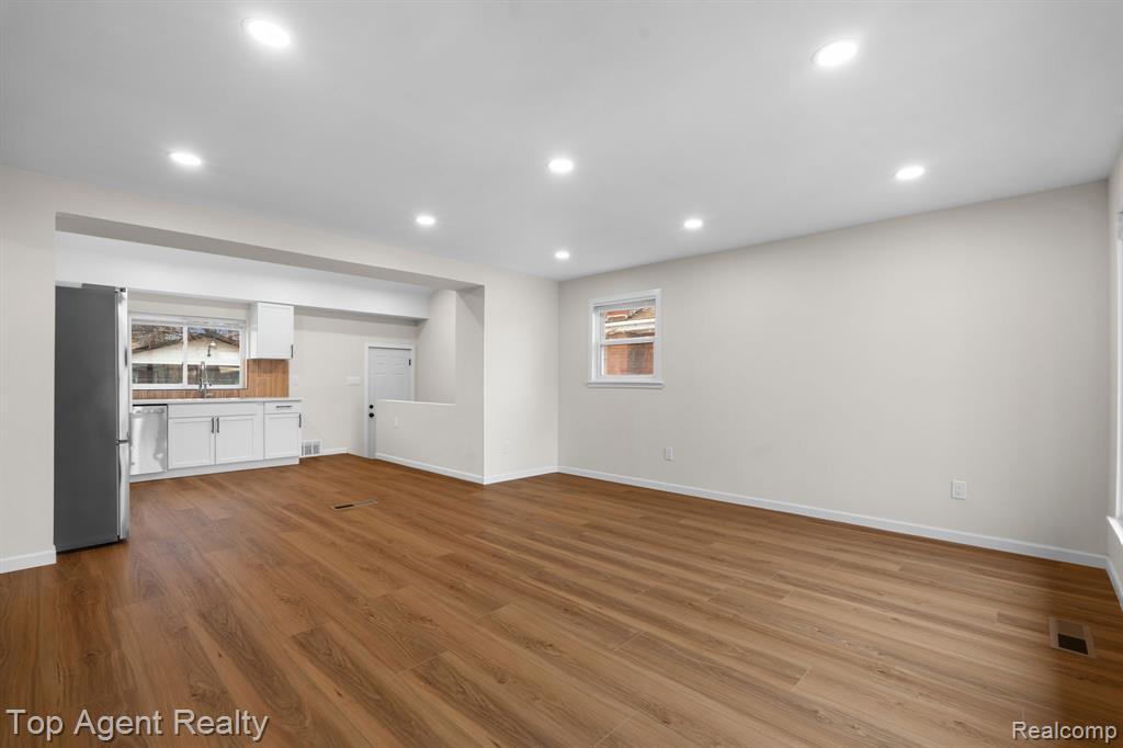 20527 Chapel Street, Detroit, MI 48219 — Photo 10