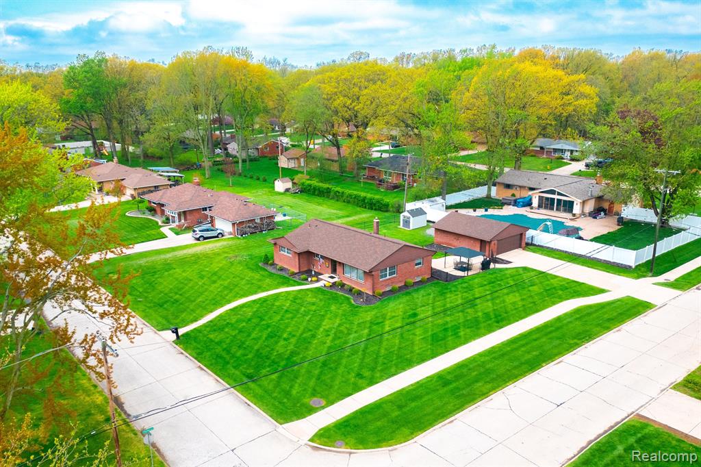 7912 COVENTRY Avenue, Grosse Ile, MI 48138 — Photo 3